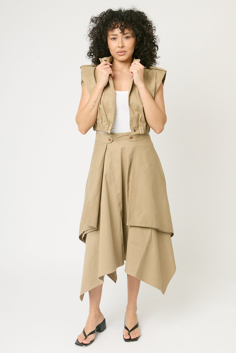 #color_caqui beige