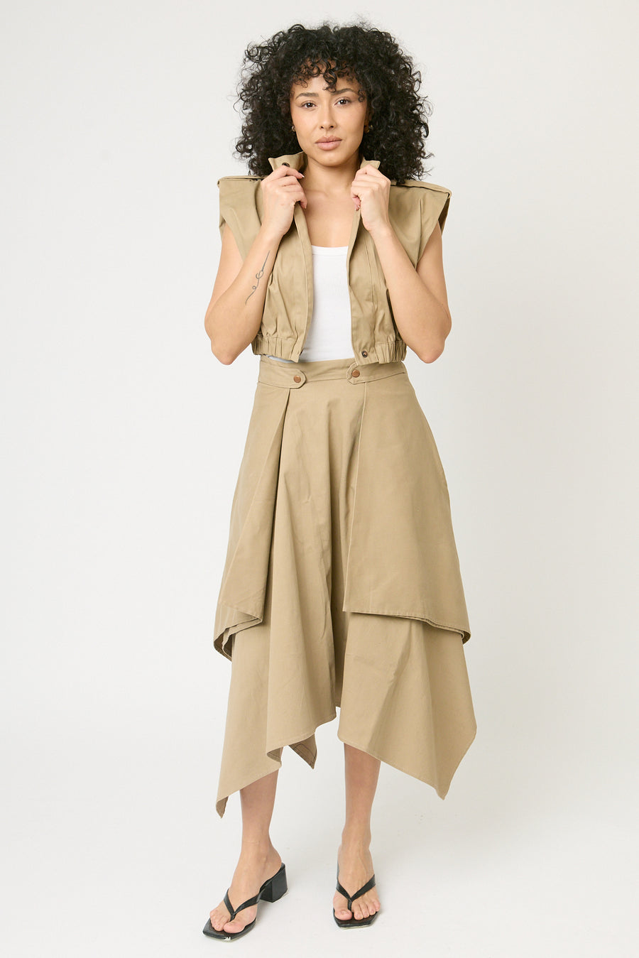 #color_caqui beige