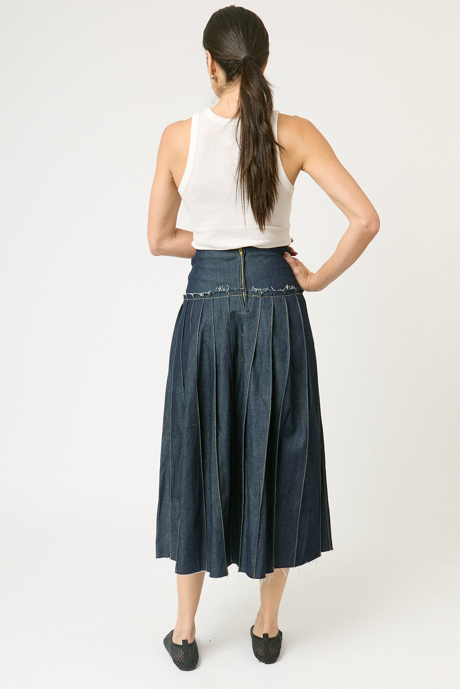 Falda midi denim detalle tablas
